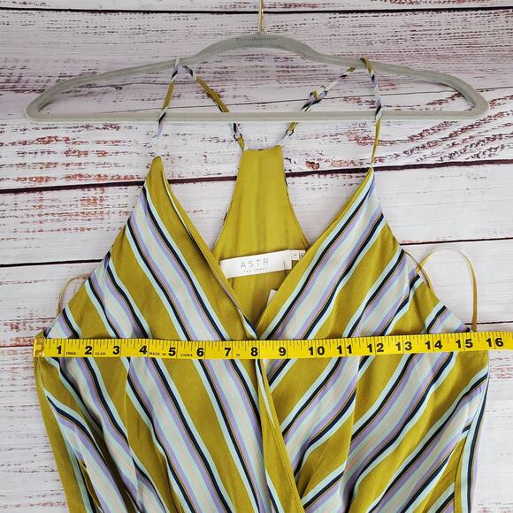 ASTR the Label V-Neck Wrap Top Jumpsuit S Moss Green Sleeveless Wrap Beach NWT - Picture 13 of 15